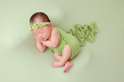 莱州宝宝边吃边拉正常吗